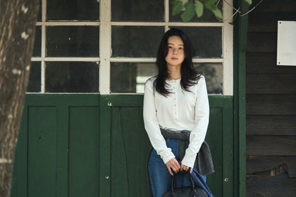 PENELOPE BUTTON TOP [ Soap White ]