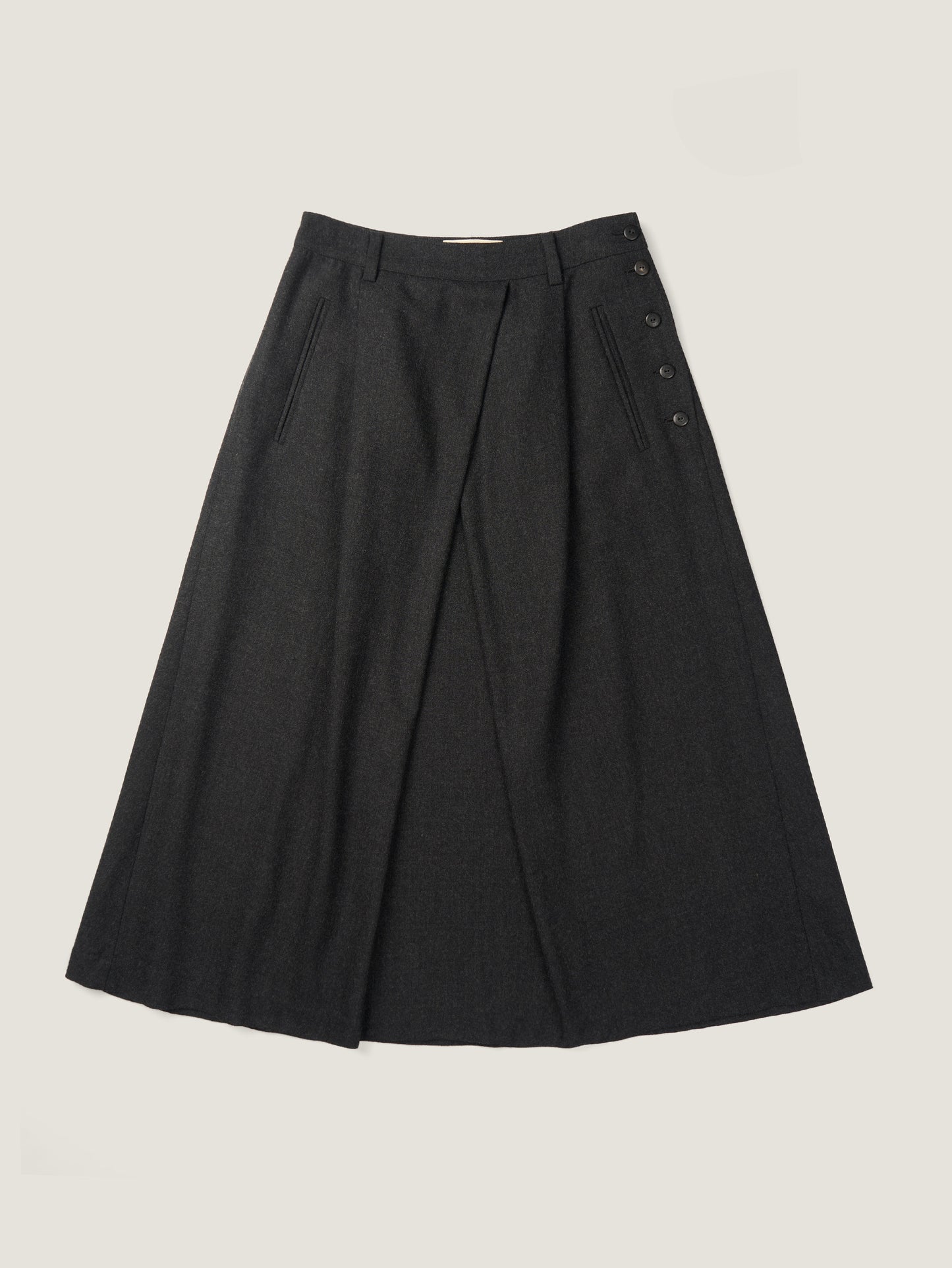 SIDE BUTTON WOOL CRAPE SKIRT [ Deep Charcoal ]