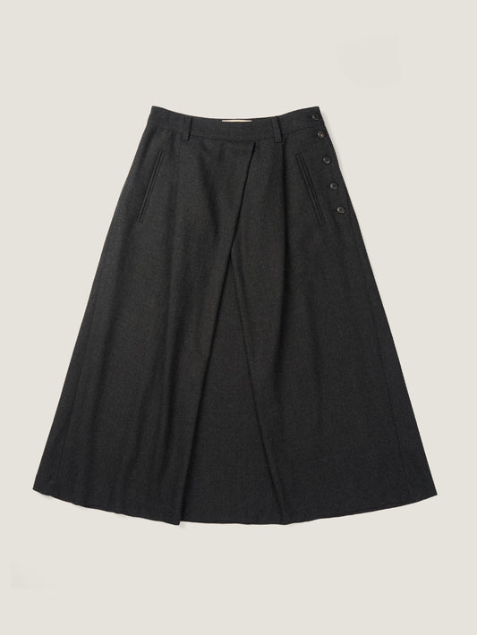 SIDE BUTTON WOOL CRAPE SKIRT [ Deep Charcoal ]