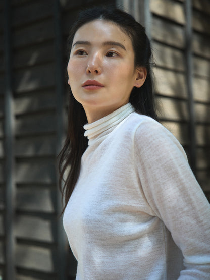 RUSTLE WOOL TURTLE TOP [ Warm Ivory ]