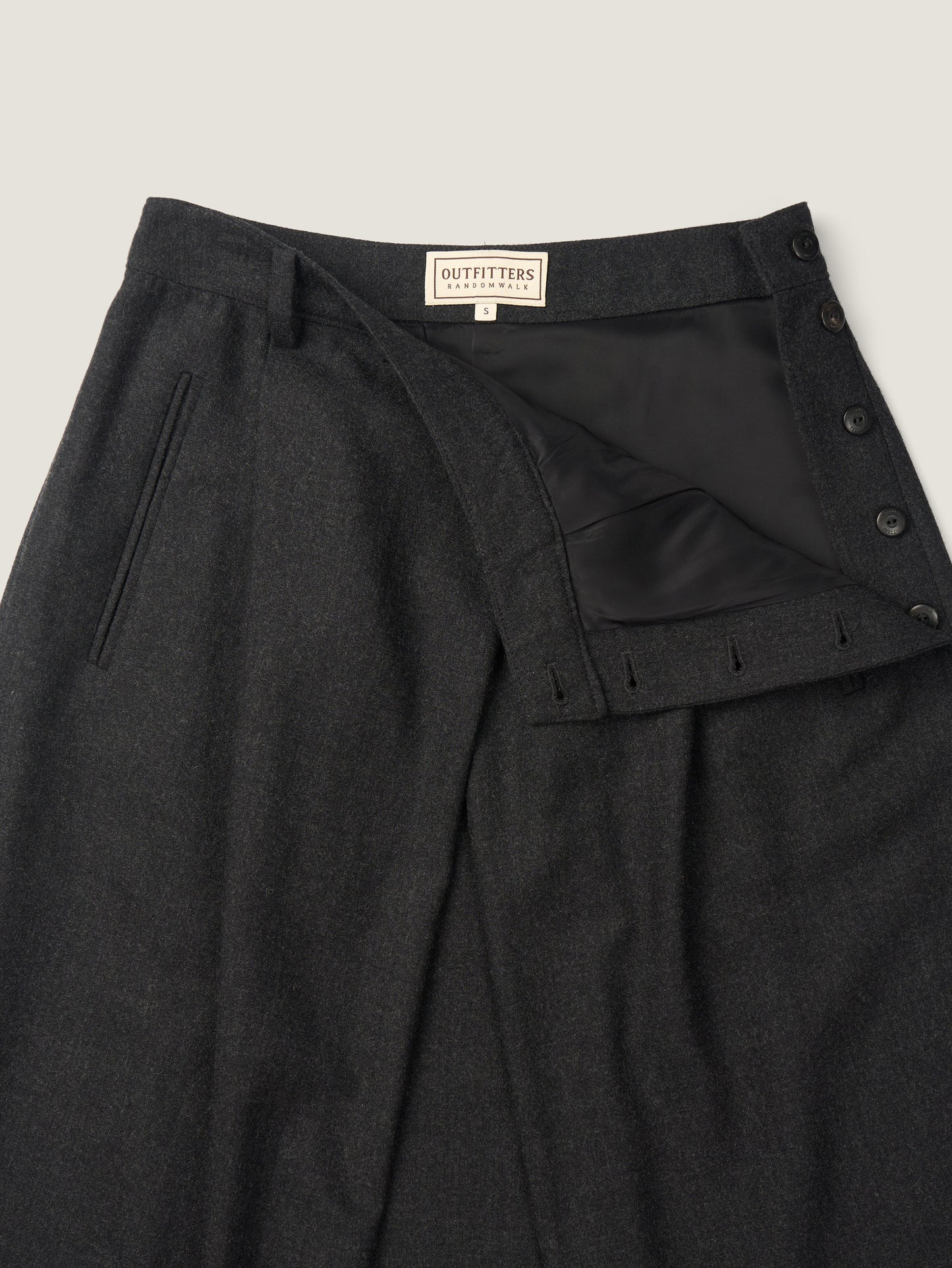 SIDE BUTTON WOOL CRAPE SKIRT [ Deep Charcoal ]