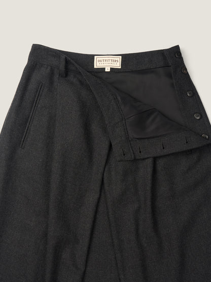 SIDE BUTTON WOOL CRAPE SKIRT [ Deep Charcoal ]