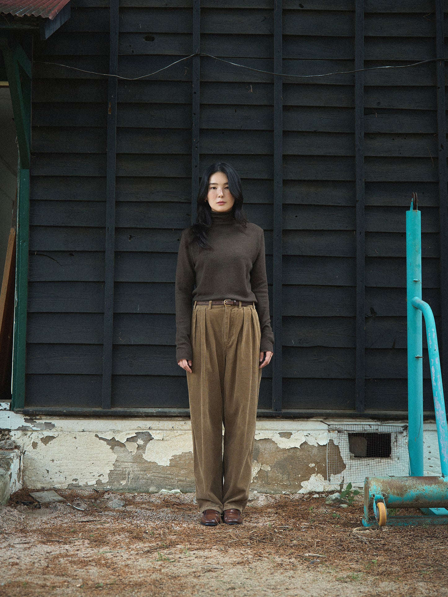 RUSTLE WOOL TURTLE TOP [ Taupe Brown ]