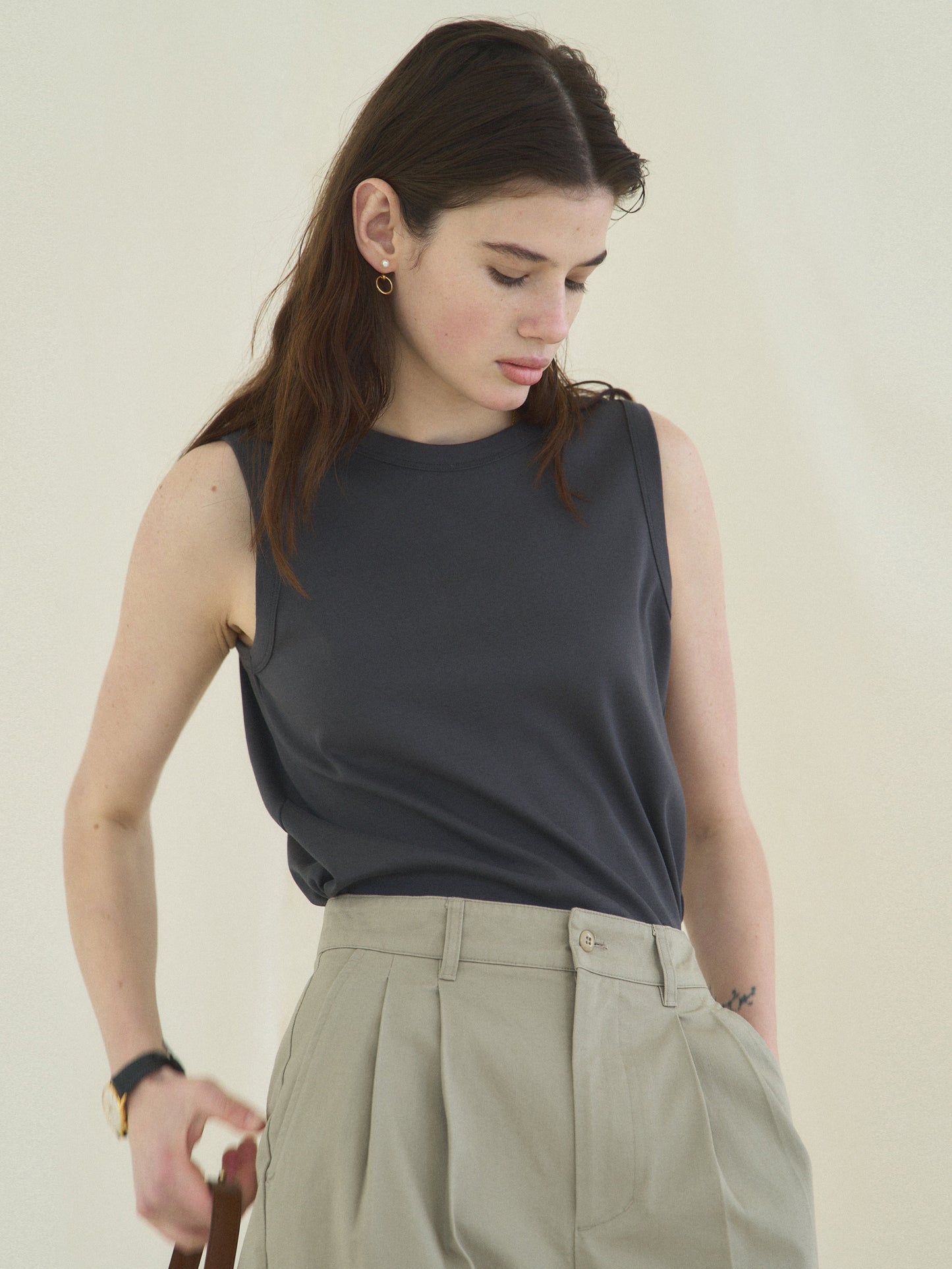MICHELLE COTTON SLEEVELESS [ Intense Gray ]