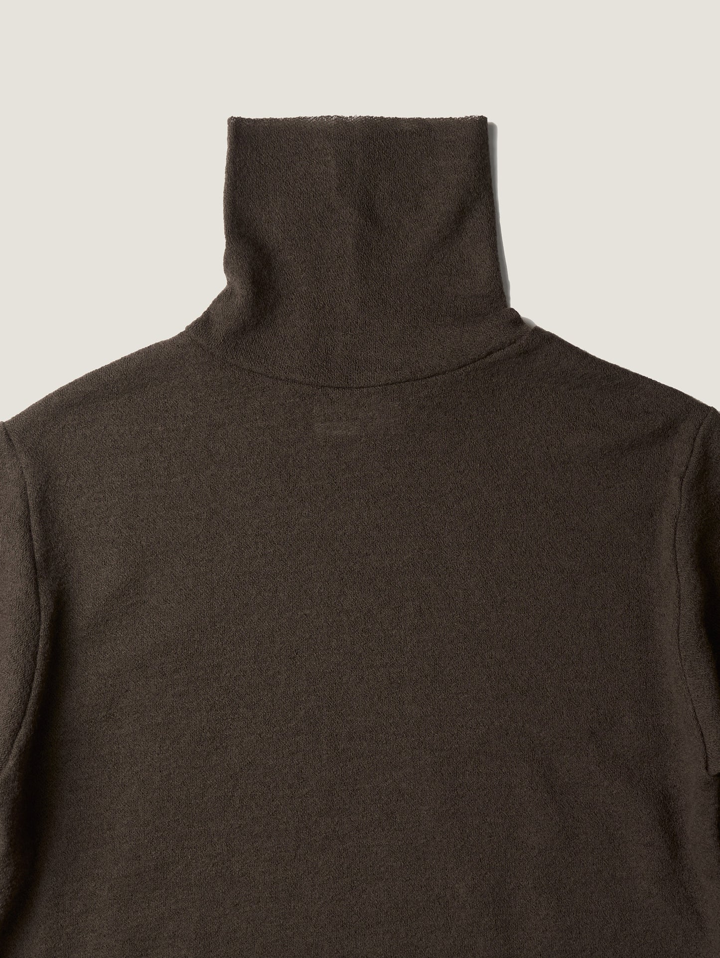 RUSTLE WOOL TURTLE TOP [ Taupe Brown ]